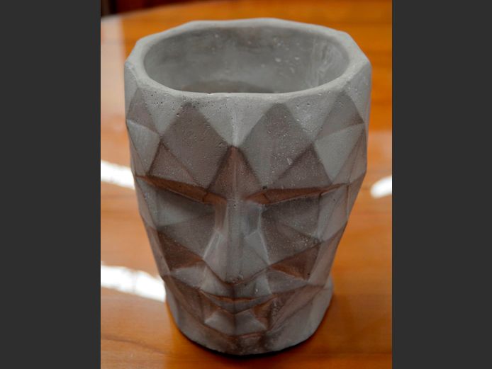 PRICE & SONS CONCRETE "FACE" PLANTER, 17 x 15 x 18.5cm