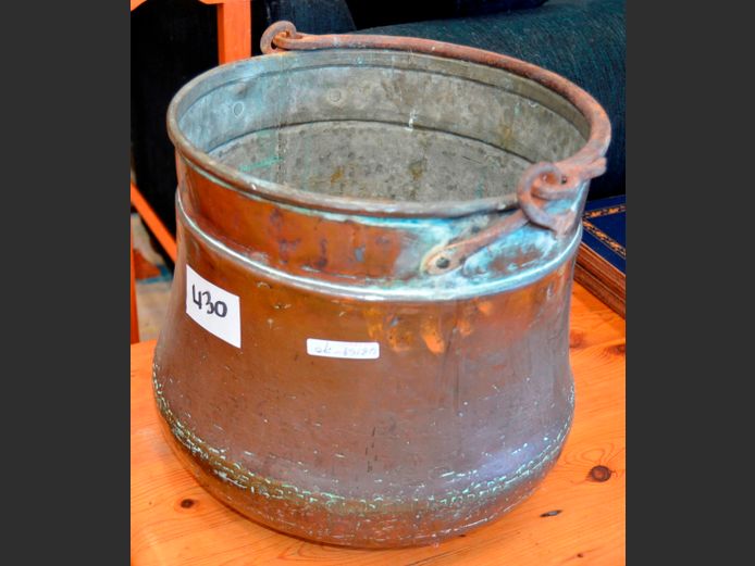 ANTIQUE COPPER POT WITH HANDLE, 35cm Diameter x 29cm High