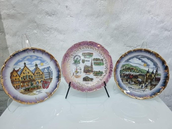 “Set of 3 European Souvenir Collector Ceramic Plates