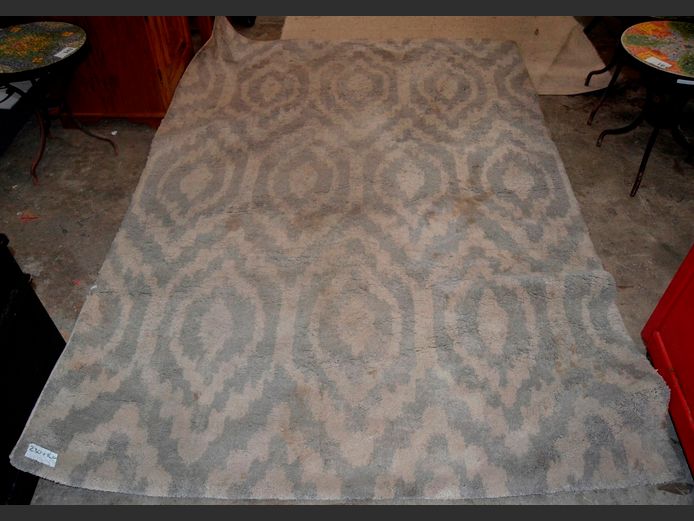 GREY & CREAM CARPET, 230 x 160cm [Needs a clean]