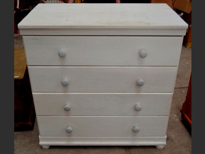 WHITE PAINTED 4-DRAWER CHEST OF DRAWERS, 88 x 49 x 90cm