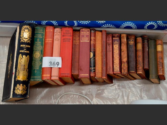 VINTAGE BOOKS: LOST DAYS OF HITLER, POETRY, etc