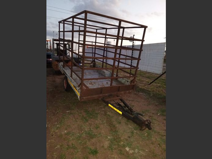 Cattle trailer