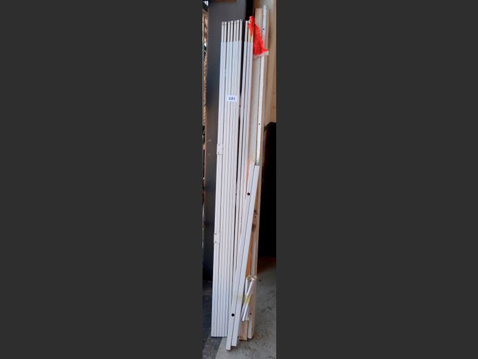 FOLDING DOOR WITH FRAME