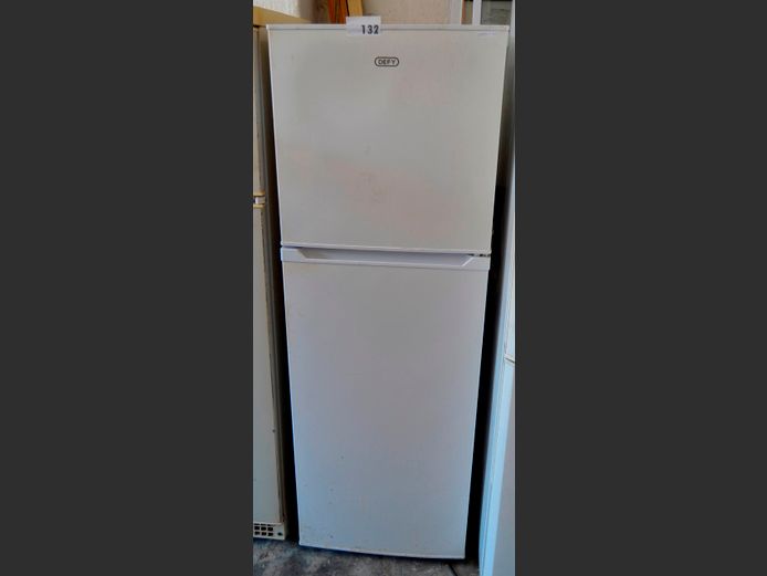 DEFY FRIDGE FREEZER [Getting cold, Untested further]