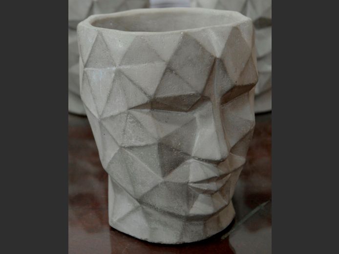 PRICE & SONS CONCRETE "FACE" PLANTER, 17 x 15 x 18.5cm