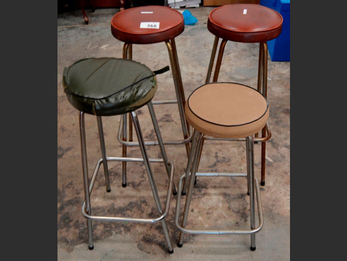 LOT OF 4 METAL & LEATHER TOUCH BAR CHAIRS [Rusted & seats worn]