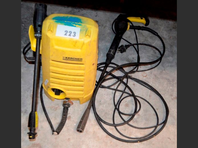 K'ARCHER HIGH PRESSURE WASHER [Switches on]