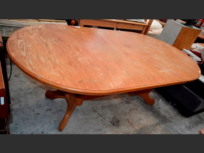 OAK OVAL DINING TABLE, 210 x 115 x 76cm [Top needs sanding]