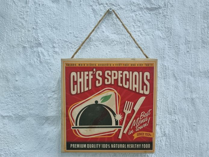 Retro "Chef's Specials" Hanging Kitchen Plaque