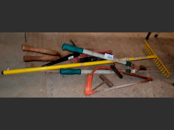 RAKE, GARDEN SHEARS, BROOM HEAD, etc
