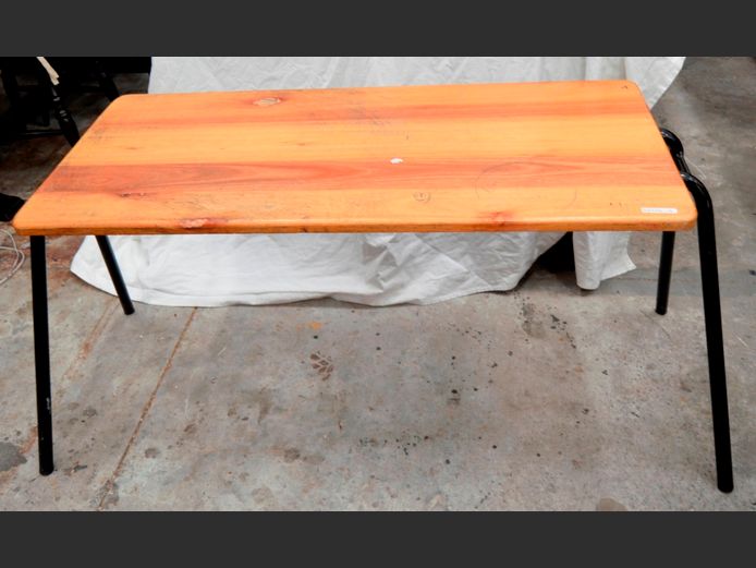 VINTAGE CHILDREN'S DESK, 100 x 46 x 56cm