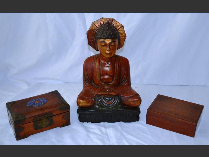 CARVED & PAINTED MEDITATING BUDDHA & 2 JEWELLERY BOXES, 20 x 13 x 29cm, 16.5 x 10.5 x 7cm & 15 x 10.5 x 5.5cm