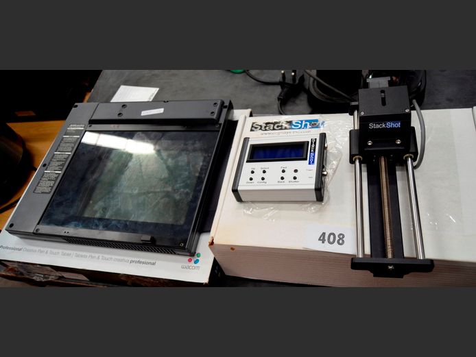 SHARP COMPUTER PROJECTION PANEL & A WACOM PEN & TOUCH TABLET, etc [Untested]
