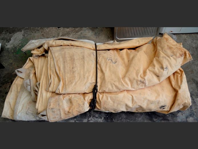 CREAM STRETCH TENT [Condition unknown]