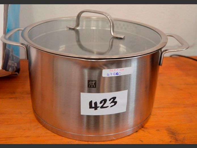 ZWILLING STAINLESS STEEL POT WITH LID, 25cm Diameter x 14cm High