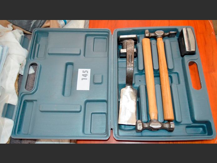 PANEL BEATING KIT IN CASE