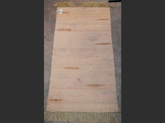 BEIGE RUG, 120 x 65cm