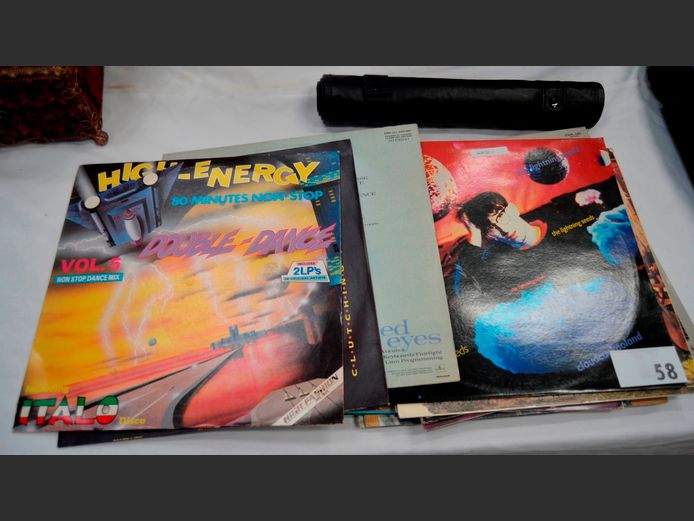 COLLECTION LP RECORDS & ROLL UP BACKGAMMON SET