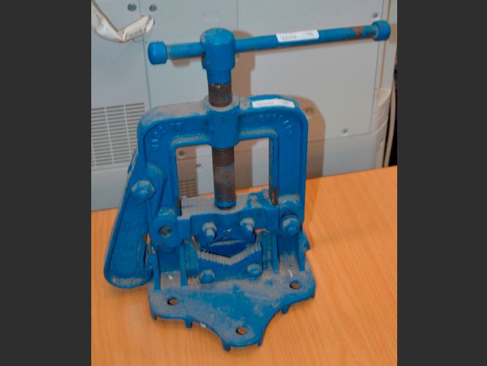 WODEN PIPE VICE