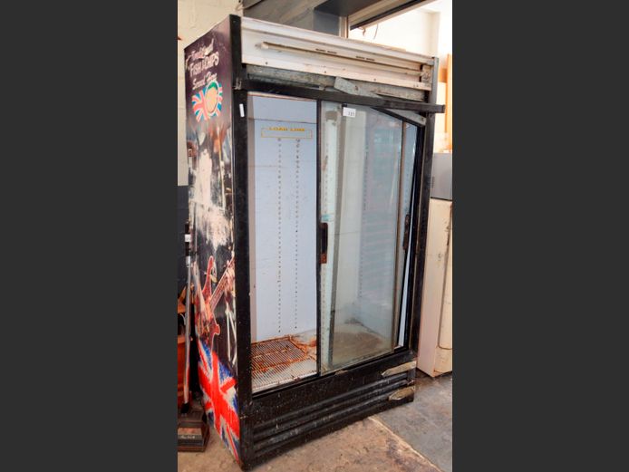DOUBLE SLIDING DOOR COOLDRINK FRIDGE [Trips power, damaged, rusty inside, no shelves]