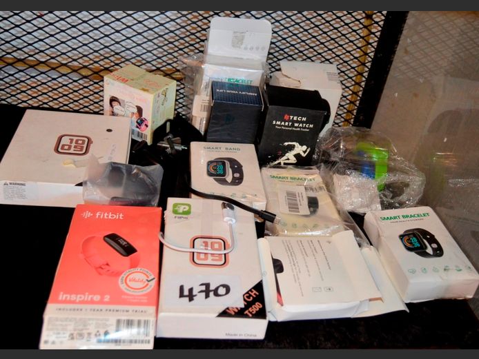 LOT: VARIOUS SMART WATCHES & BANDS [Untested]