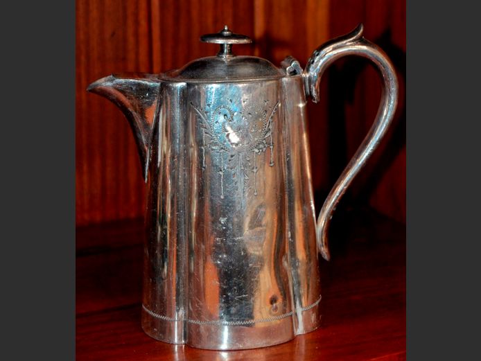 SILVER PLATE ENGRAVED TEAPOT, 19cm High