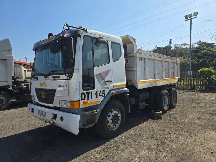 2012 TATA NOVUS 3434 10 CUBE TIPPER