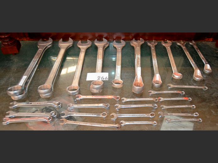 LOT: +/- 30 CHROME VANADIUM COMBINATION SPANNERS