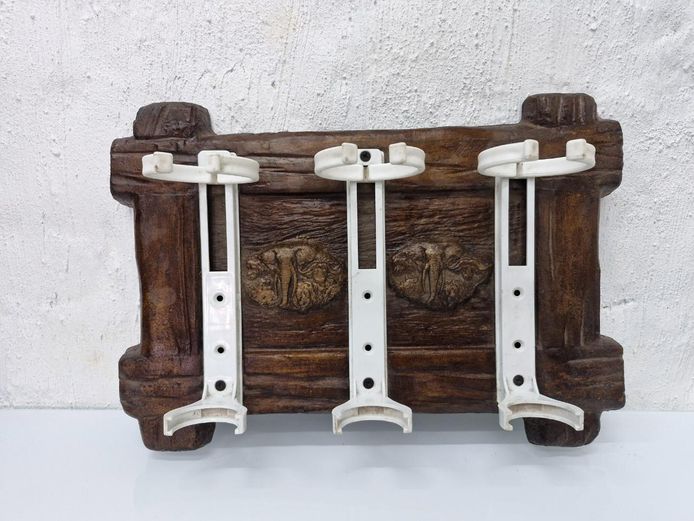 Vintage African Wildlife 3-Bottle Spirit Measure Bracket