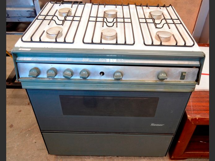 SEMER 6-BURNER GAS STOVE, 77 x 58 x 85cm [Condition as per photograph, untested]