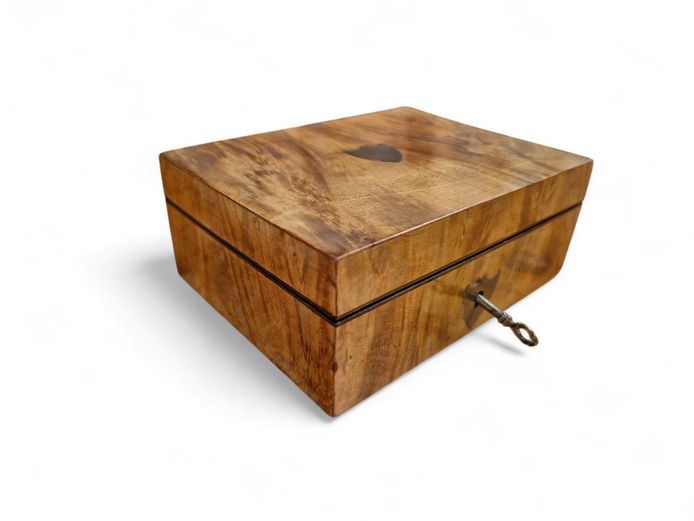 Victorian Burr Walnut Jewellery Box