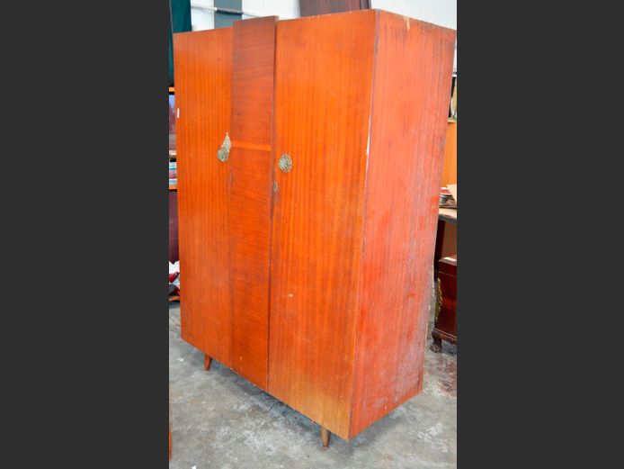 SAPELE MAHOGANY 2-DOOR WARDROBE, 123 x 55 x 179cm [Needs TLC]