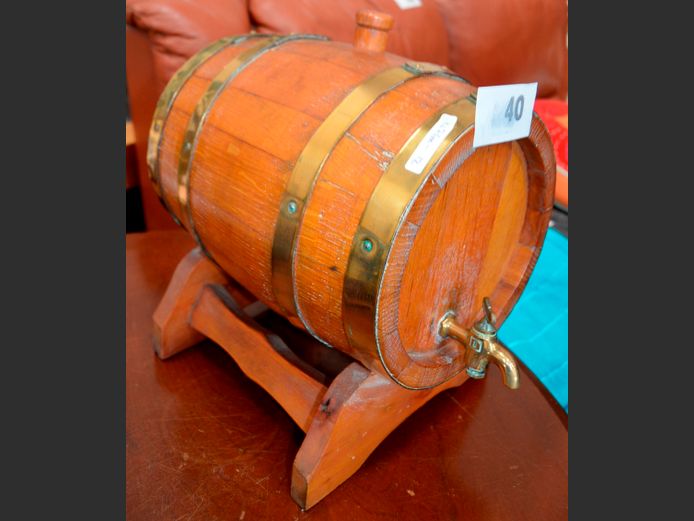 OAK VAT WITH BRASS TAP ON STAND, 28.5 x 24 x 29cm