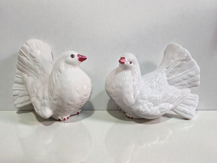 1970's Ceramic Fan-Tail "Couple of Doves"