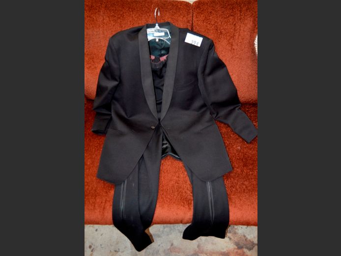 WILLERBY BLACK MEN'S TUXEDO