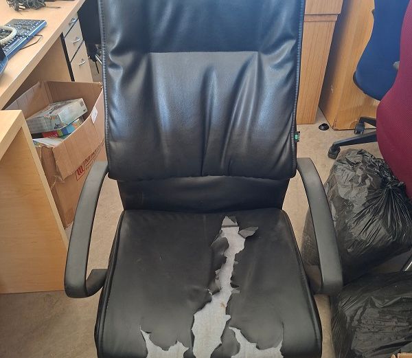High back tilt and swivel chair
