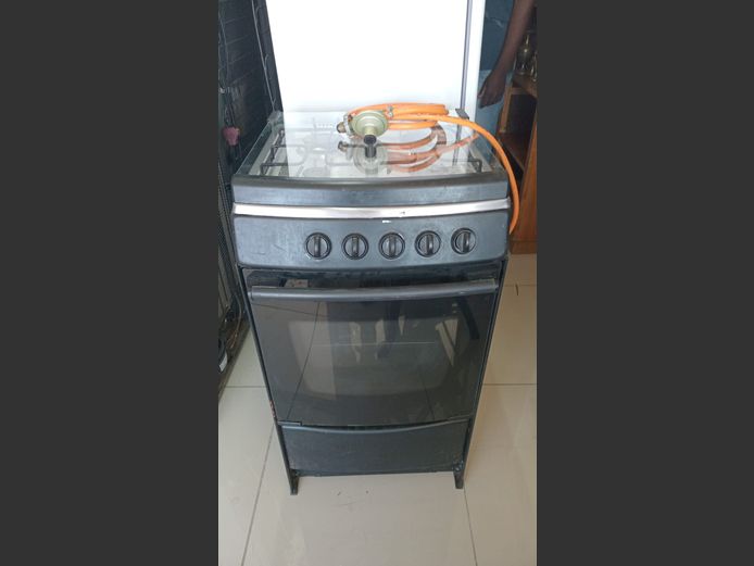 Gas stove