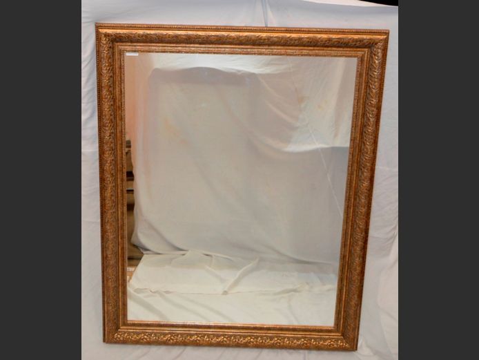 LARGE GILT FRAMED MIRROR, 140 x 110cm