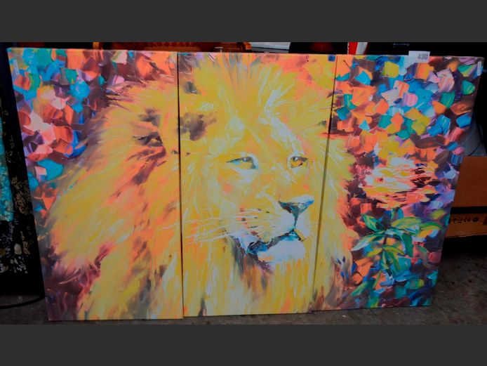 UNFRAMED TRIPTYCH LION PRINT ON CANVAS, 150 x 100cm