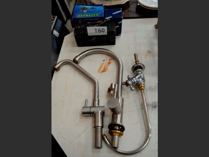 LOT: 2 x STAINLESS STEEL MIXER TAPS