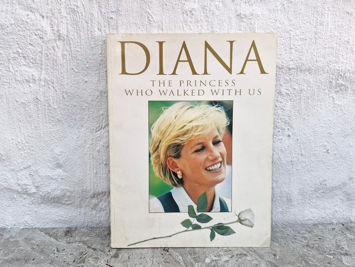 Commemorative Softcover Diana: The Princess Who Walked With Us