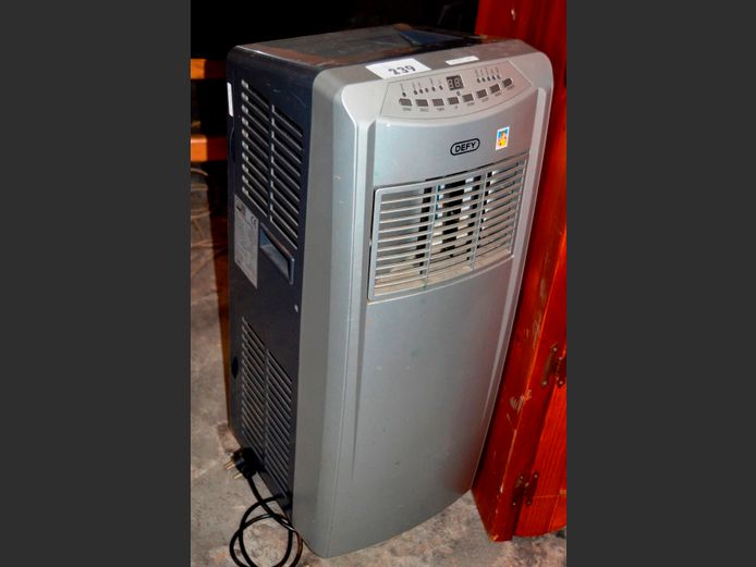 DEFY GREY 12000 BTU PORTABLE AIRCON [Switches on, with exhaust pipe]