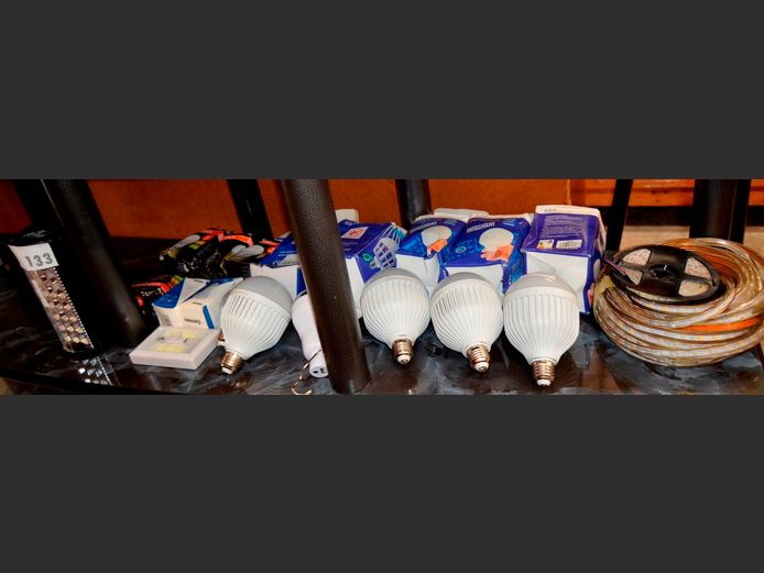 LOT: L.E.D. BULBS & STRIP LIGHTS [Unchecked]