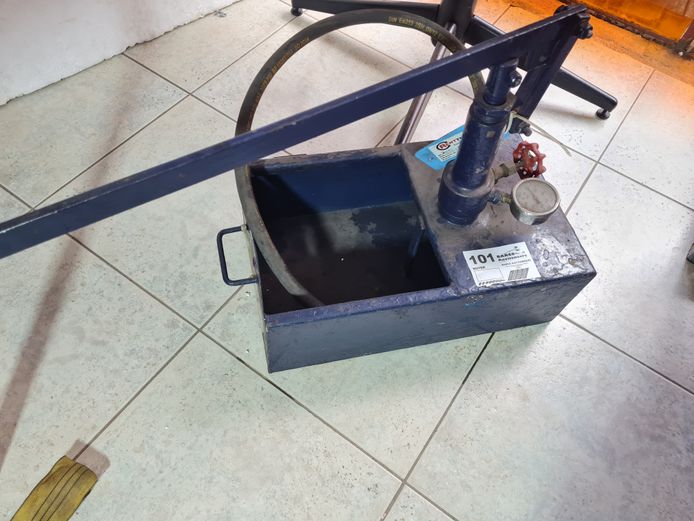AIR TEST PUMP