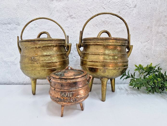 Set of Three Decorative Miniature Cast Iron Potjies