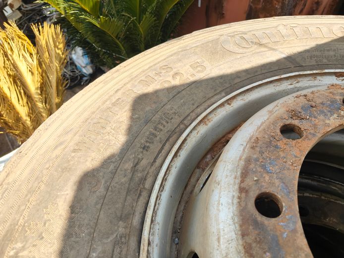 LOT TRUCK RIMS AND TYRES