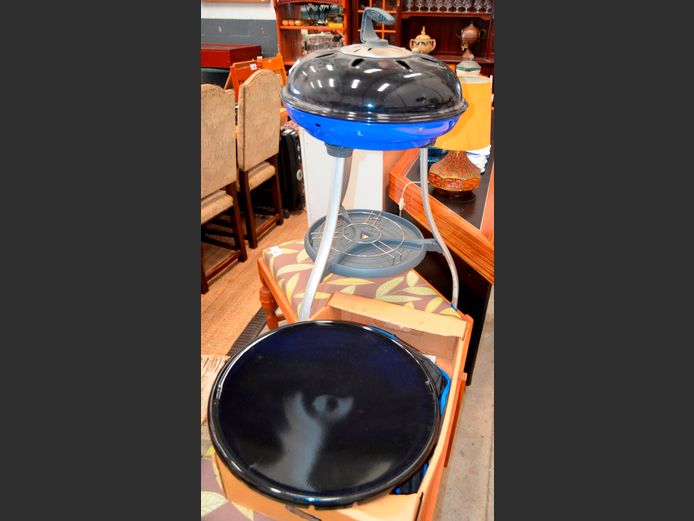 CADAC GAS BRAAI WITH GRIDDLE & SKOTTEL PAN IN BAG