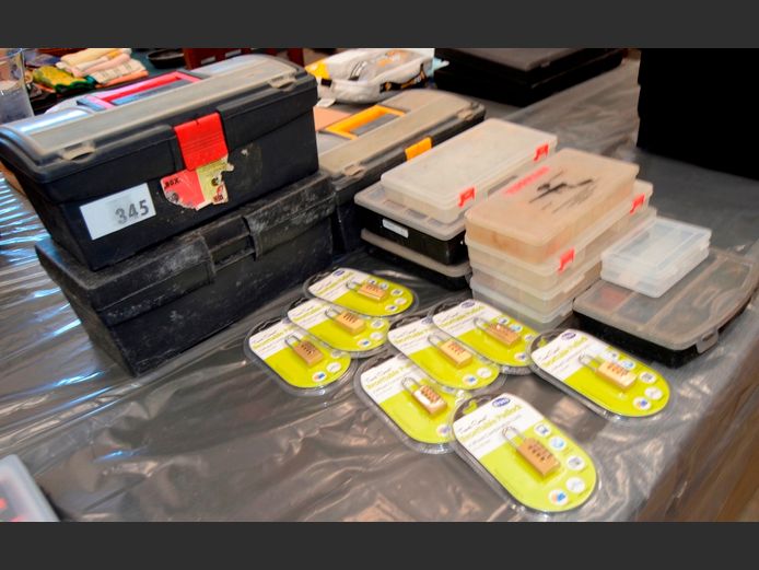 LOT: PLASTIC TOOLBOXES [Empty] & COMBINATION PADLOCKS