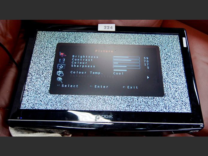 LOGIK 26" TV [Switches on, untested further] ### LICENCE PLEASE ###